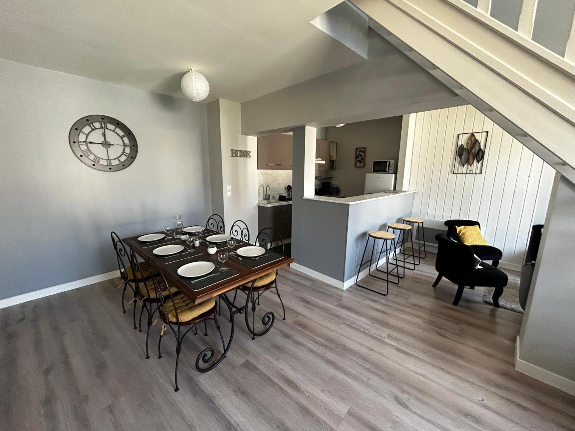 Petit Duplex Centre *